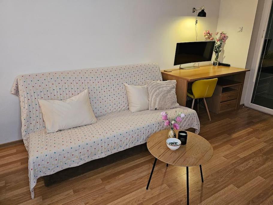 Ferienwohnung Grandpa Vojin'S Cozy Corner Subotica Exterior foto