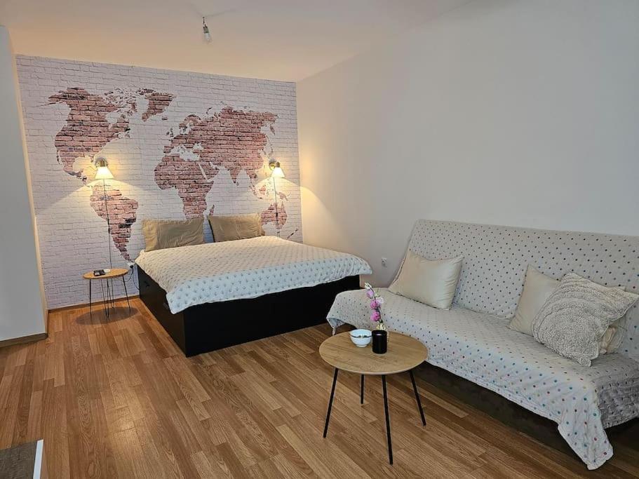 Ferienwohnung Grandpa Vojin'S Cozy Corner Subotica Exterior foto